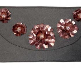 Upcycled coffee capsules 5 flower clutch